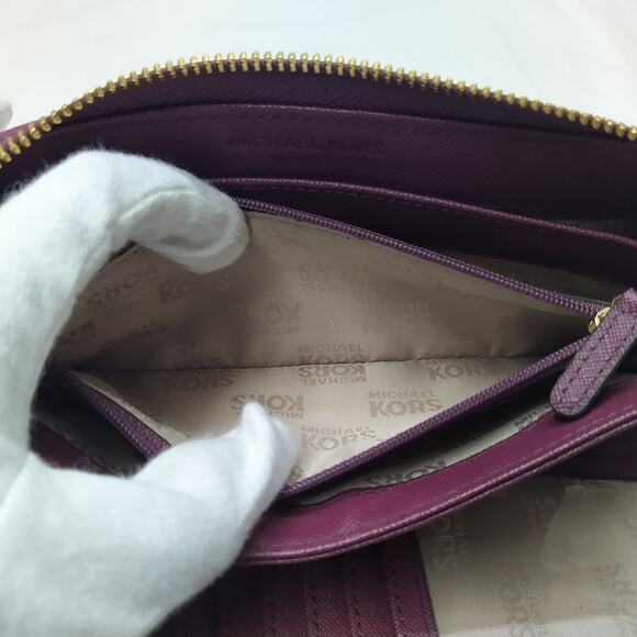 Michael Kors Purple Leather Zip Around Credit Card Wallet - Picture 11 of 16